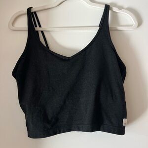 Vuori Halo Performance Crop Top with Built in Shelf Bra
